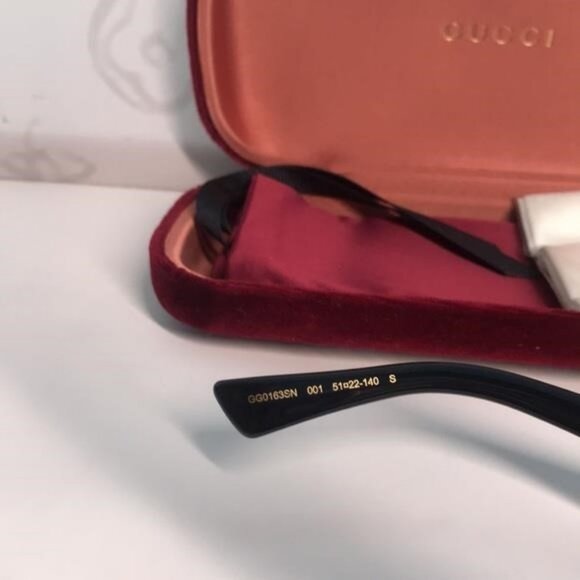 Gucci GG0163SN 001 – Women’s Butterfly Cat-Eye Sunglasses ✨ - Picture 4 of 12
